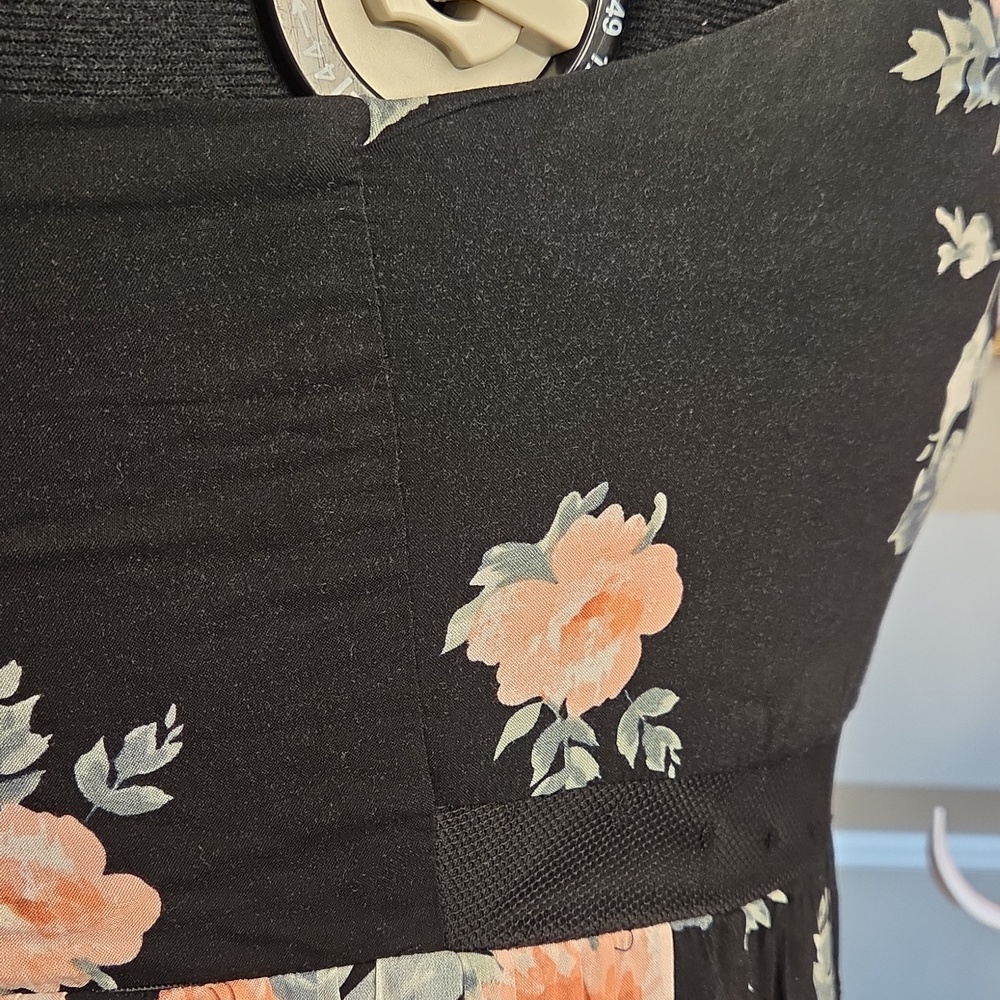 Nwot 1X Torrid Black Floral Lace-Up Maxi Dress with Peach Blooms - Picture 16 of 17